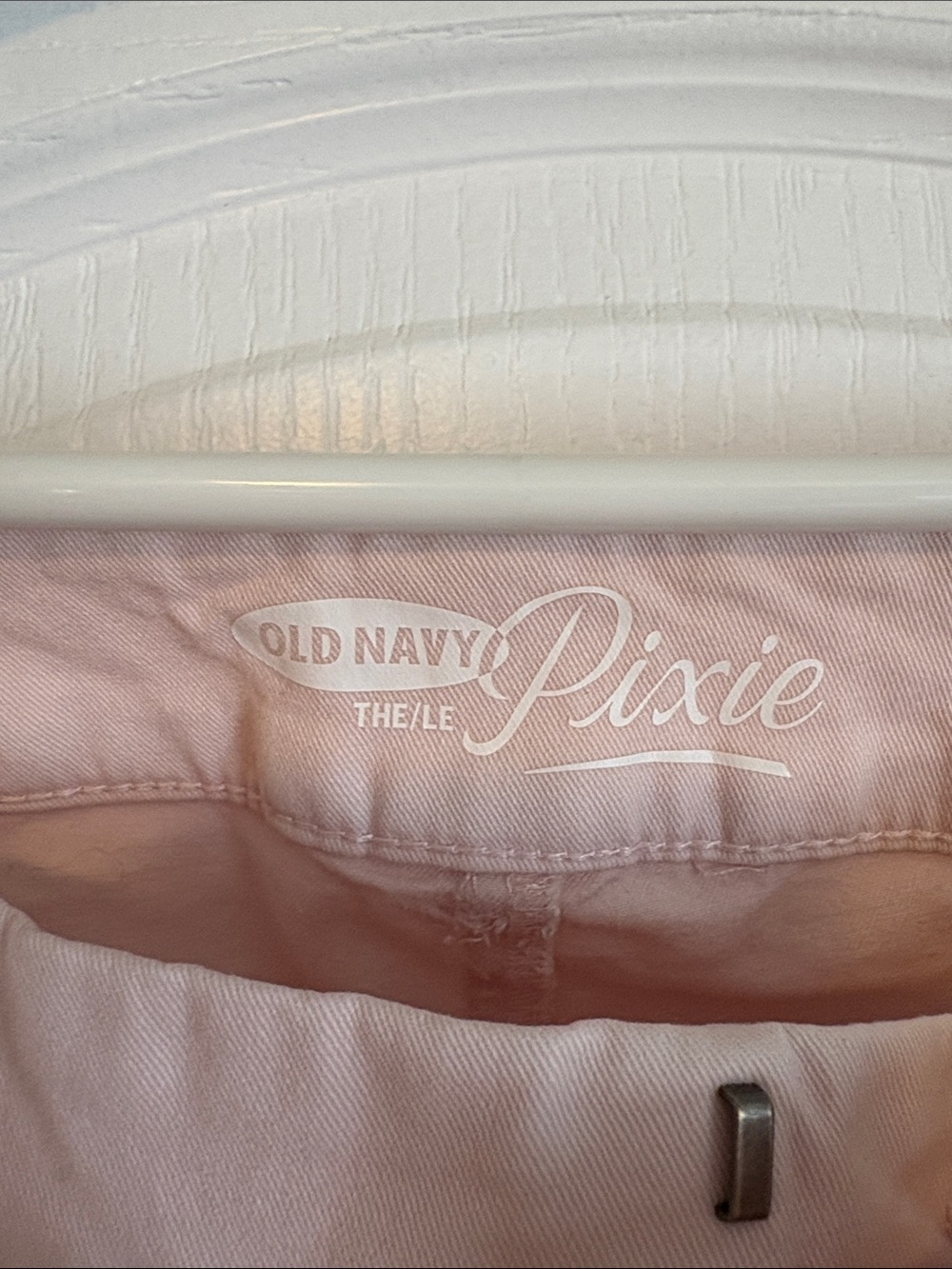 Old Navy Pale Pink Ankle Jeans - Classic Cropped Fit - Picture 2 of 4